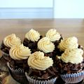 Chokladcupcakes med kolafrosting och toffee[...]