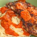 Spagetti med tomatsås och kycklingschnitzel
