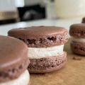 Chokladmacarons med nougatfyllning