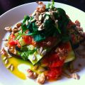 Öppen aubergine- och zucchinigratäng