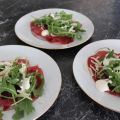 Bresaola med tryffelkräm, ruccola och parmesan