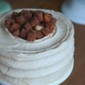 Äppeltårta med frosting av brynt smör