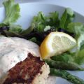 Fisk- och kräftburgare med romdressing
