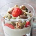 Rysk yoghurt med jordgubbar, nötter och[...]
