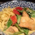 Green curry med kyckling och grönsaker