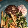 Fetaostfyllda färsbiffar med rosmarinsticks,[...]
