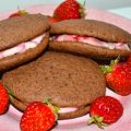 Strawberry & chocolate whoopies