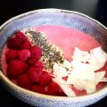 Jordgubb & lime smoothiebowl