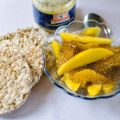 Fruktsallad med chia, cashewnötssmör och dinkel
