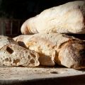 Rågsurdegs baguette och tomatsoppa