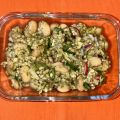 Sallad med halloumi, matvete, pesto och annat[...]