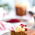Lingonberry and Caramel Skillet Cake (Lingon[...]
