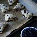 Blåbärs- och citronscones