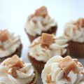 Mini-cupcakes med hallon och kola