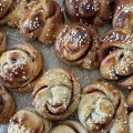 Kanelbullar bakade på äggostvassle