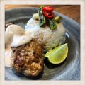 ASIATISKA KYCKLINGBIFFAR, GRILLAD SALLADSLÖK &[...]
