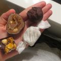 Lime- och pistagekola med vit choklad