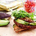 Vegetarisk toast med avokado - 335 kcal