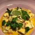 Thailändsk fiskgryta med räkor och kokosmjölk