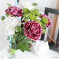 Blommor och gula kantareller