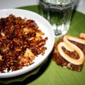 Müslifrukost och kyckling med pestoröra