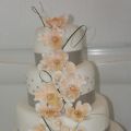 Bröllopstårta med orkidéer