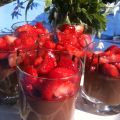 Chokladpudding med limemarinerade jordgubbar
