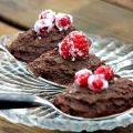Chokladtryffelkräm med röda bär