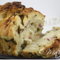 Staplat brytbröd med pecorino och kryddörter
