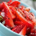 Jordgubbsallad med italiensk dressing
