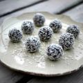 Nyttiga cashewbollar med kokos