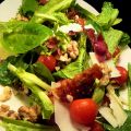 Sallad med bacon, valnötter, parmesanost och[...]