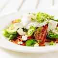 Sparris-och avokadosallad med bacon och[...]