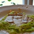 Zucchinipasta med svampsås