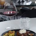 Grillad entrecote med smashed potatoes och[...]