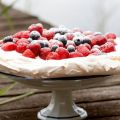 Pavlova med sommarbär