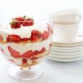 Trifle cake med jordgubbar