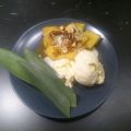 Glaserad ananas med rom och honungsrostad mandel