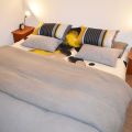 Sova på futon och kemikaliebanta sovrummet