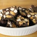 Choklad med jordnötter och marshmallows