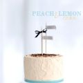 Creamy Peach and Lemon Cake (Persiko- och[...]