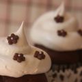 Mini chokladcupcakes med marshmallowfrosting