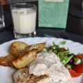Smörbakad fisk med romsås och färskpotatis