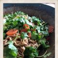 VEGETARISK NUDELWOK MED QUORNFÄRS