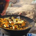 Poolparty med paella och sangria