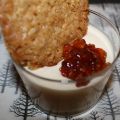 Vit chokladmousse med havreflarn och hjortron
