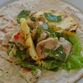Myntamarinerad kyckling i tortillabröd med[...]