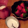 Årets första Jordgubbar med mjölk!