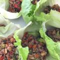 Asiatiska salladsknyten med fläskfärs