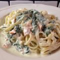 Krämig pastasås med rökt lax och spenat